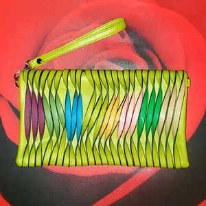 Mellow World Clutch